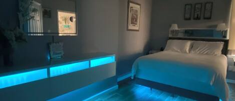 1 chambre, fer et planche à repasser, Wi-Fi gratuit, draps fournis