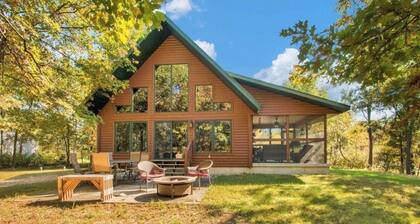 Rustic; Lodge Perfect Gateway; golf and lake