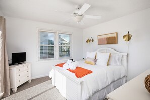 4 chambres, fer et planche à repasser, lit parapluie, Wi-Fi gratuit