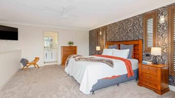 4 soveværelser, strygejern/strygebræt, internetforbindelse, sengetøj