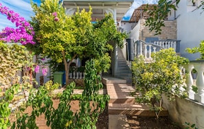 Property grounds - Cozy apartment in Pakostane with WiFi (Pakostane)