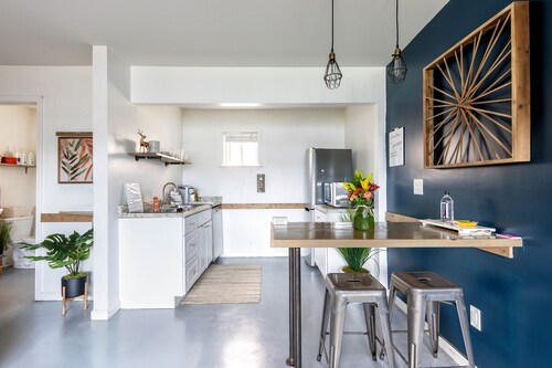 Enjoy a comfortable stay near Downtown Nashville