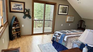 5 slaapkamers, een bureau, een strijkplank/strijkijzer, gratis wifi