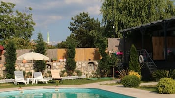 Außenpool (je nach Saison geöffnet)