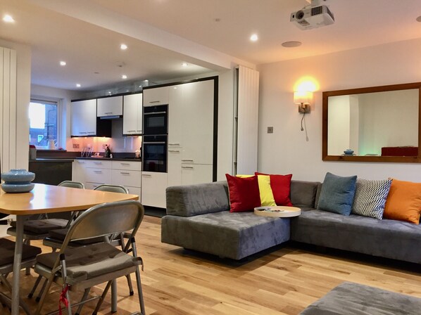 TV - London Fields (London)