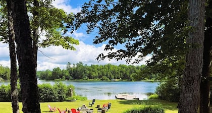 Quiet Getaway - 4 Season Lakefront Cottage