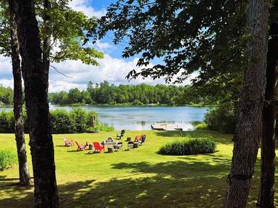 Quiet Getaway - 4 Season Lakefront Cottage