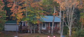 Quiet Getaway - 4 Season Lakefront Cottage