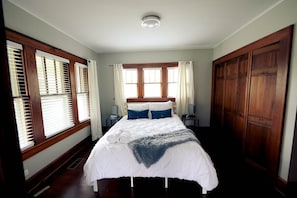 2 chambres, fer et planche à repasser, accès au Wi-Fi (inclus)