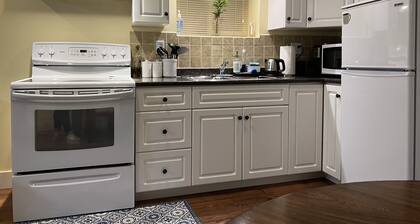 Cozy and bright 2-bedroom home with comfort stay