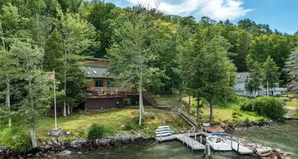 Waterfront at Winnipesaukee with incredible views!! Boat Required