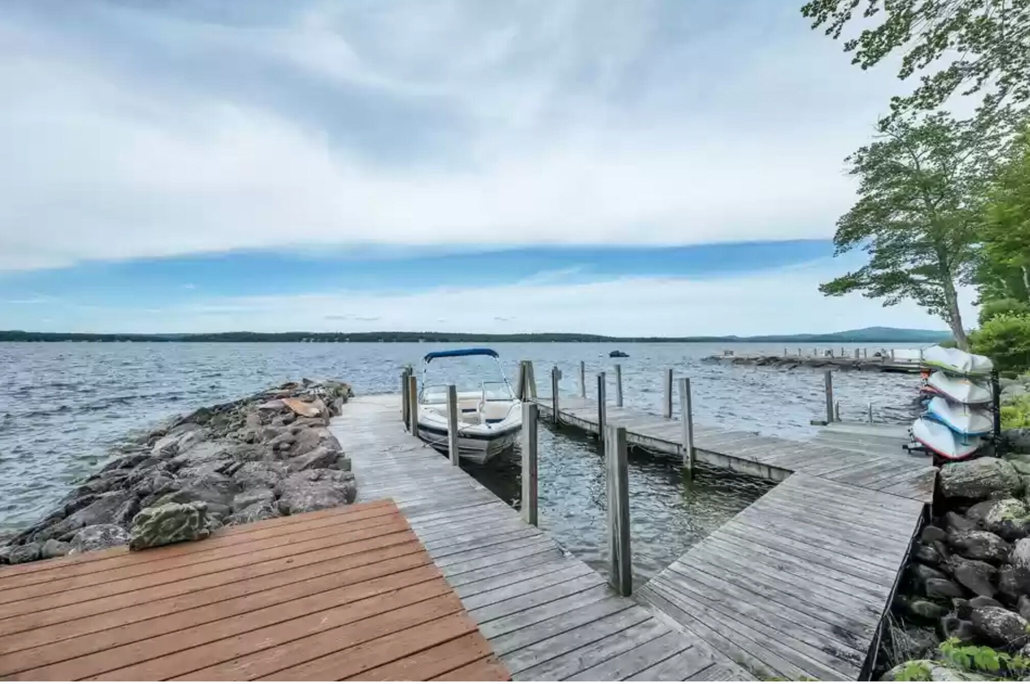 Waterfront at Winnipesaukee with expansive mountain views !! Boat Required!