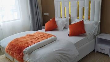 1 habitación, tabla de planchar con plancha, wifi gratis y ropa de cama