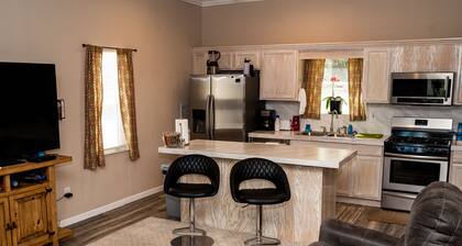 Peaceful Paradise 3BR Cottage Getaway