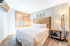 1 bedroom, desk, free WiFi, bed sheets