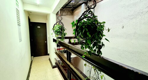 HoM Balderas - Hostel