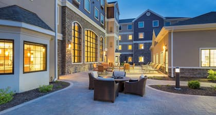 1 Bedroom | Breakfast Buffet. Pool & Hot Tub
