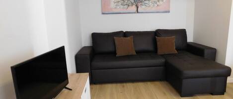 Smart-TV, peis og bøker