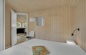 1 bedroom, iron/ironing board, travel cot, free WiFi - Stunning home in Kalundborg with WiFi (Kalundborg)