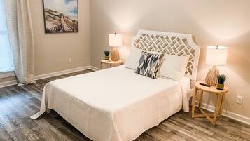 3 makuuhuonetta, silitysrauta/-lauta, ilmainen Wi-Fi, vuodevaatteet