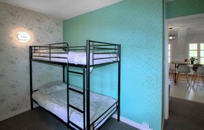 2 habitaciones, cuna de viaje y internet 