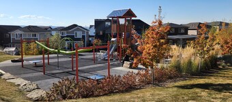 Adorable Legal Suite in NW, Calgary