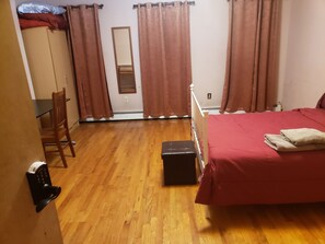 1 quarto, acesso à internet, roupa de cama