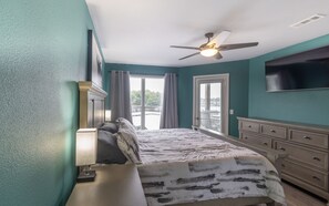 2 bedrooms, free WiFi, bed sheets - WATERFRONT! Relax at Our OASIS! Great Views! 2 Pools! Sandy Beach (Osage Beach)