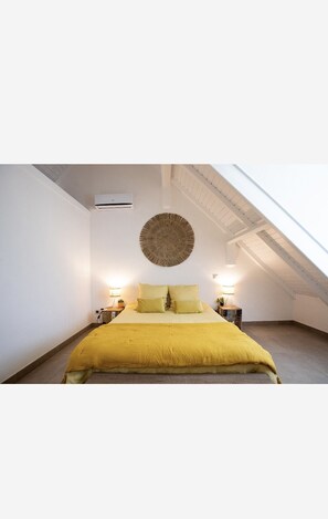 1 soverom, safe på rommet, skrivebord og strykejern/-brett