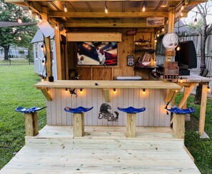 Property grounds - Relaxing Country Home, Huge Fenced Yard, Backyard Gazebo Bar , Griddle & Hot Tub (Murfreesboro)