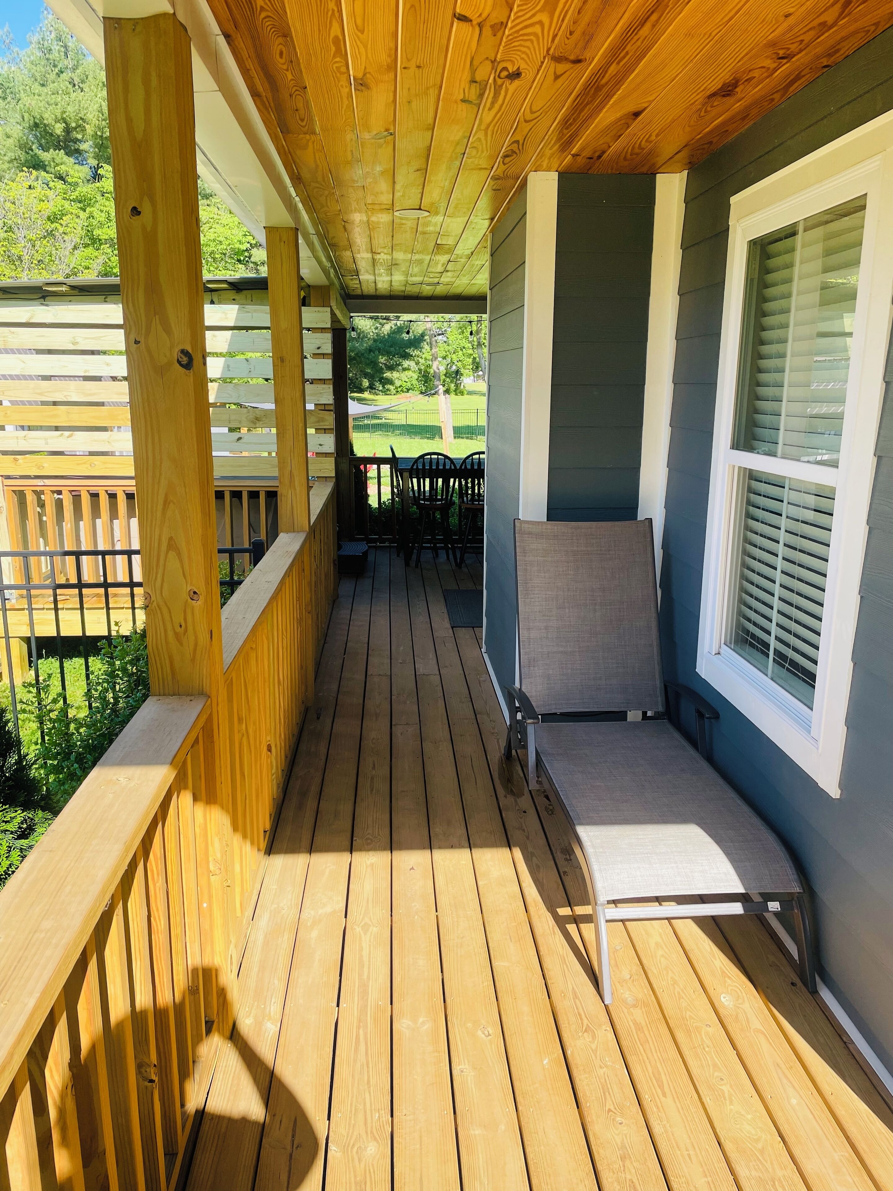 Outside dinning and private hot tub area