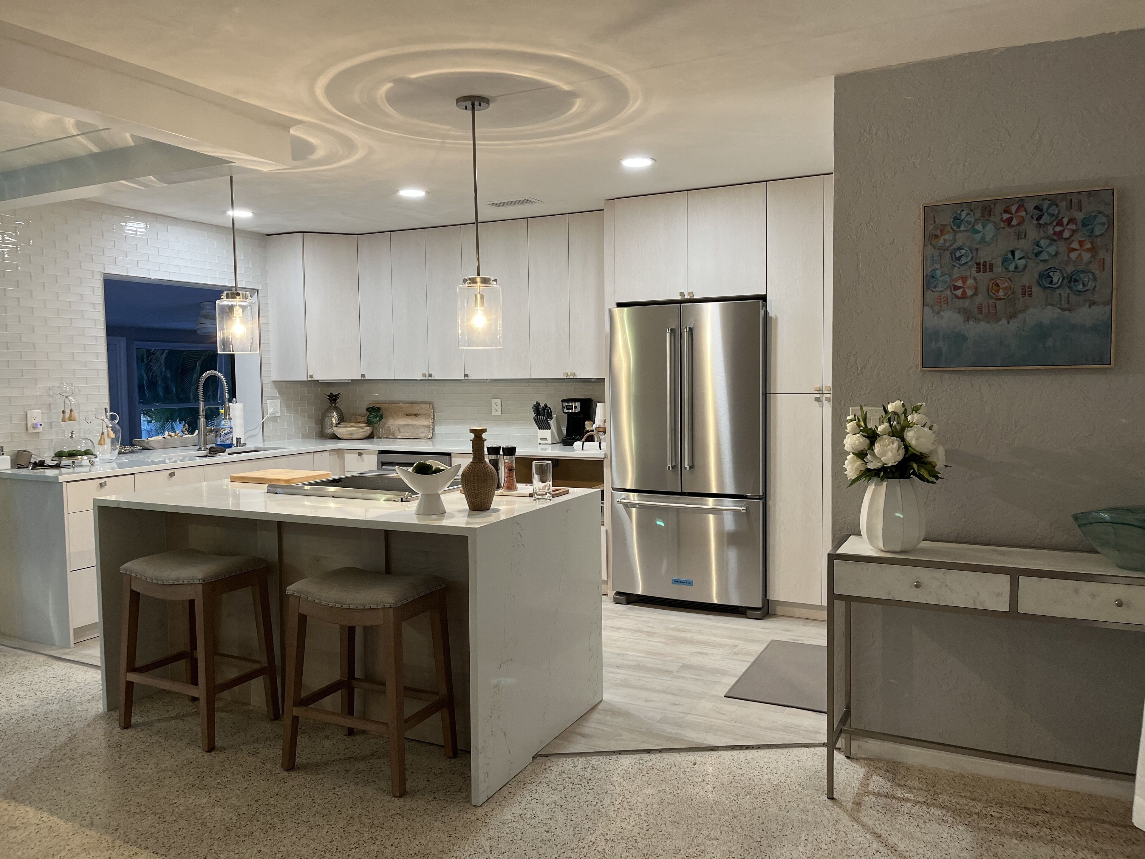 雪櫃、微波爐、焗爐、爐具