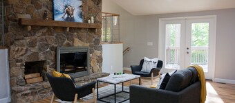 ‼️‼️ Modern Wooded Retreat ‼️‼️ 6min to Purdue