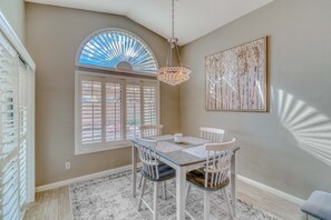 dining room 