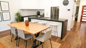 Dining - HIDDEN GEM : Stylish retreat in the heart of Bright (Bright)