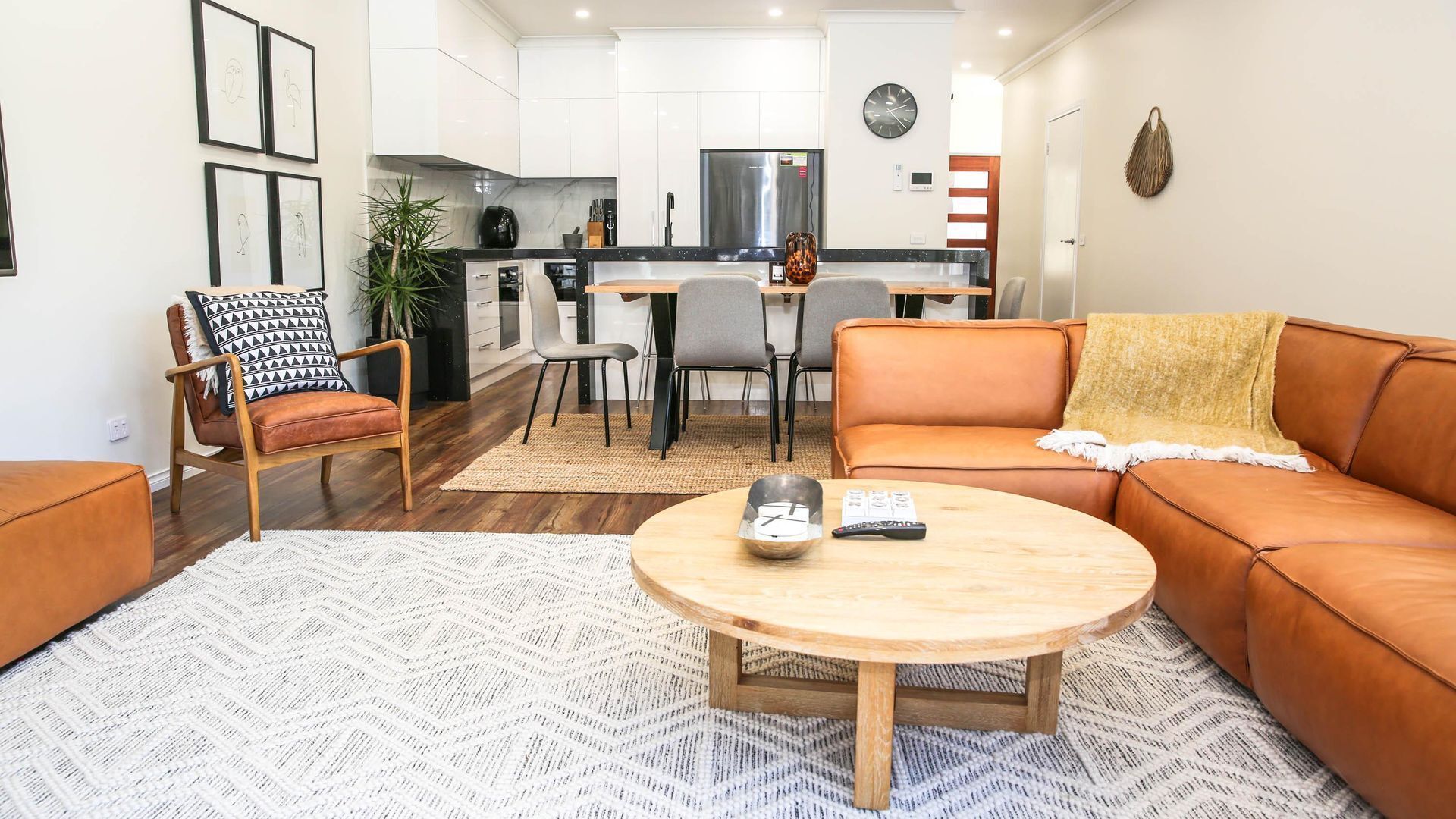 Hidden Gem : Stylish Retreat In The Heart Of Bright - Bright