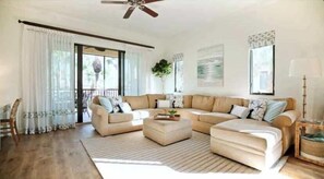 Smart TV, offices - Luxury Residence 3BR near 5th Ave & Beach (Naples)