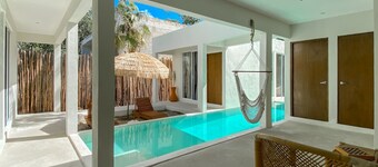One Bedroom Villa 10 min to the beach with a  private pool!