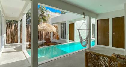 One Bedroom Villa 10 min to the beach with a private pool!