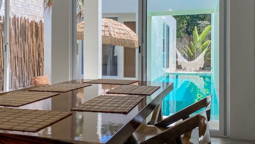 One Bedroom Villa 10 min to the beach with a  private pool!
