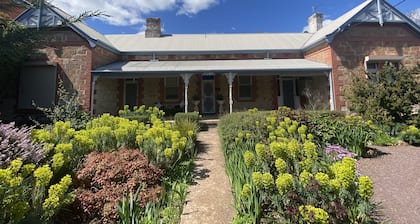 âMargaret Villaâ Circa 1890- gateway to the Southern Flinders Ranges!