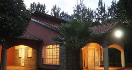 Beautiful 5 bedroom farmhouse with mountain view