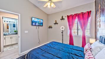 3 bedrooms, iron/ironing board, travel crib, free WiFi