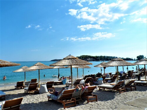 VILLA HERMES/ Seaview / 7 min from the beach!