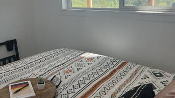 1 slaapkamer, een strijkplank/strijkijzer, gratis wifi, beddengoed