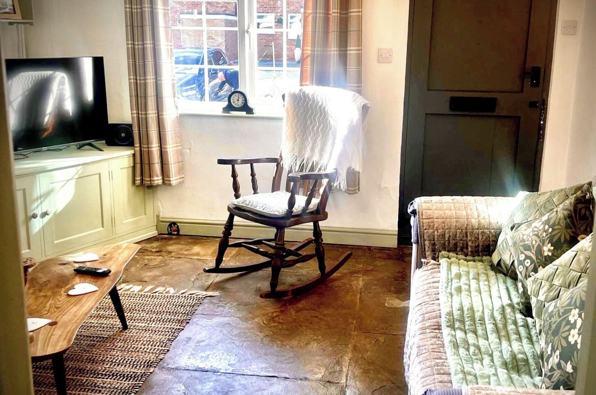 18th Century Cosy Cottage- Stunning Field Views - Cotswolds