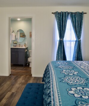 2 bedrooms, desk, iron/ironing board, free WiFi