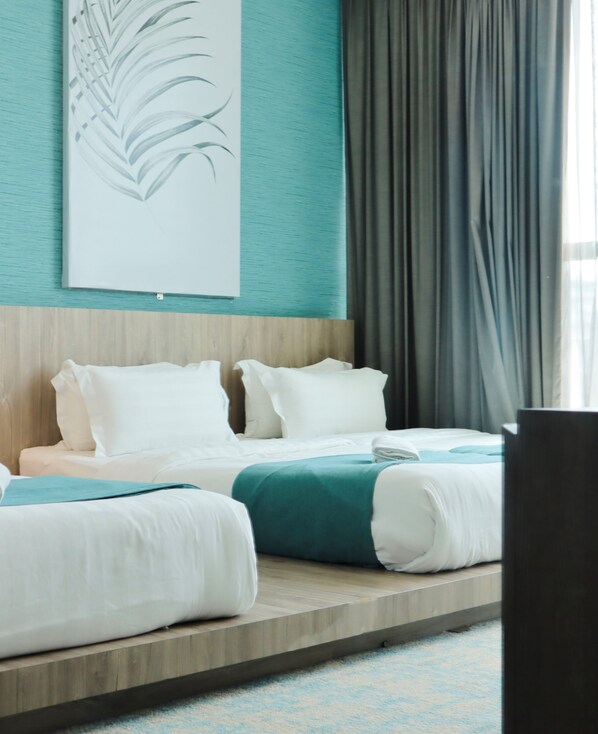 Phòng dành cho gia đình | Két bảo mật tại phòng, bàn, khu vực làm việc phù hợp cho laptop