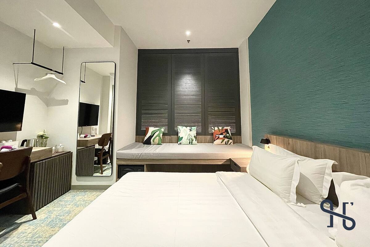 In-room safe, desk, laptop workspace, iron/ironing board