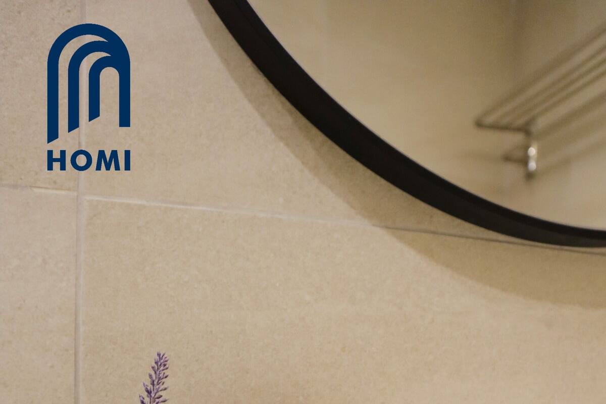 family room | bathroom | shower, hydromassage showerhead, free toiletries, hair dryer